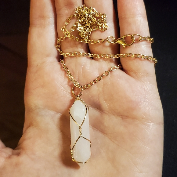 NWOT Pink Quartz Crystal Necklace - Picture 9 of 12